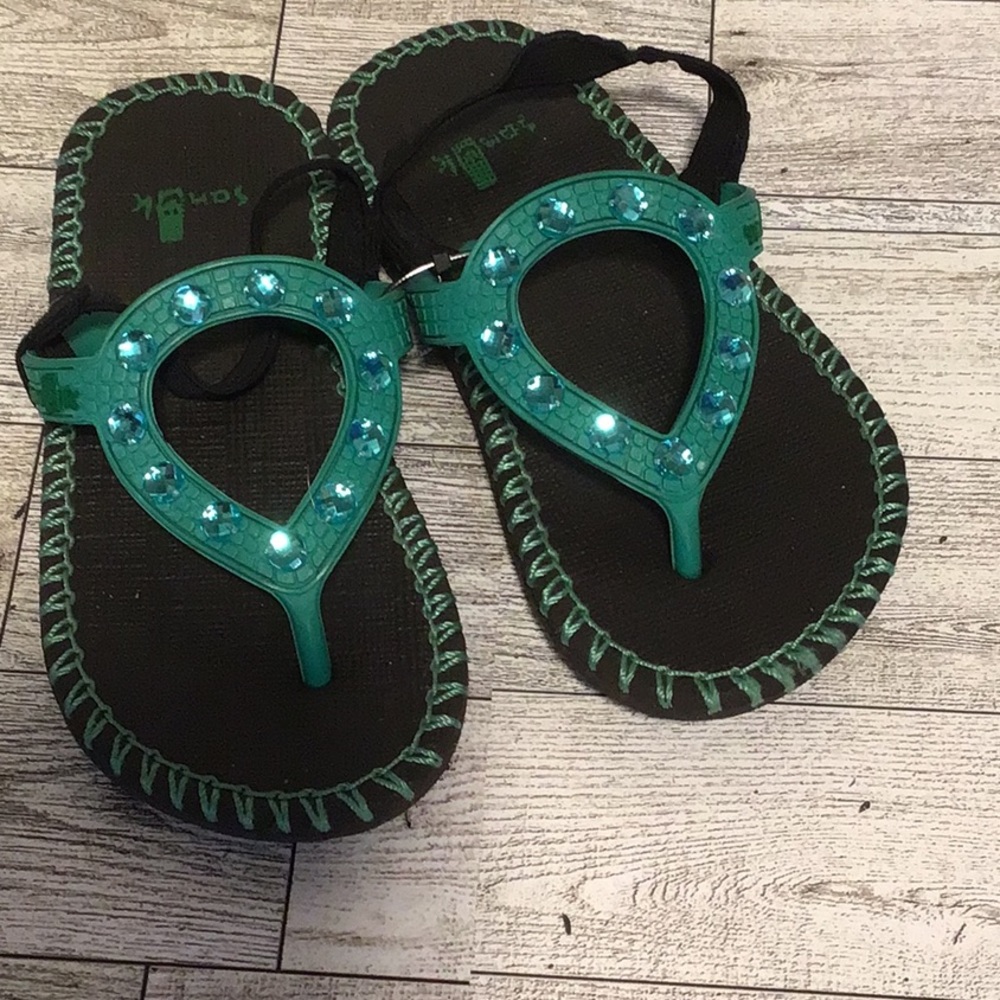 Size Large (6-8) Sanuk Sandals Gently Worn
